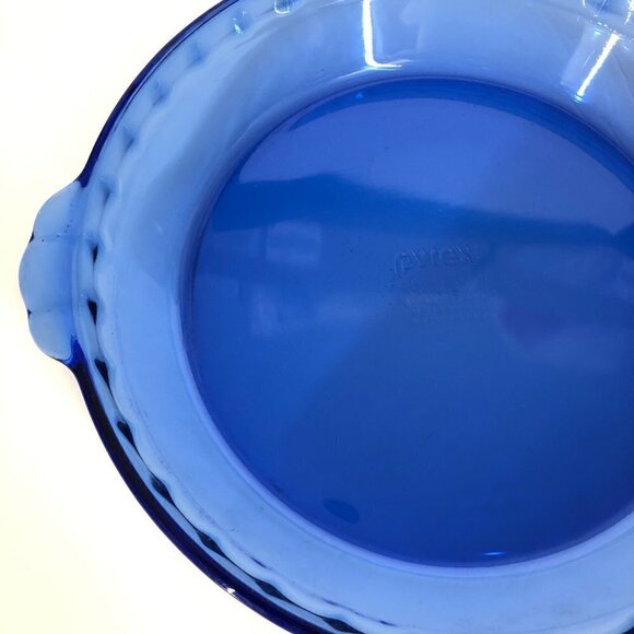 PYREX 9.5" Cobalt Blue Glass Pie Bakeware Vintage 1980s - Picture 5 of 7